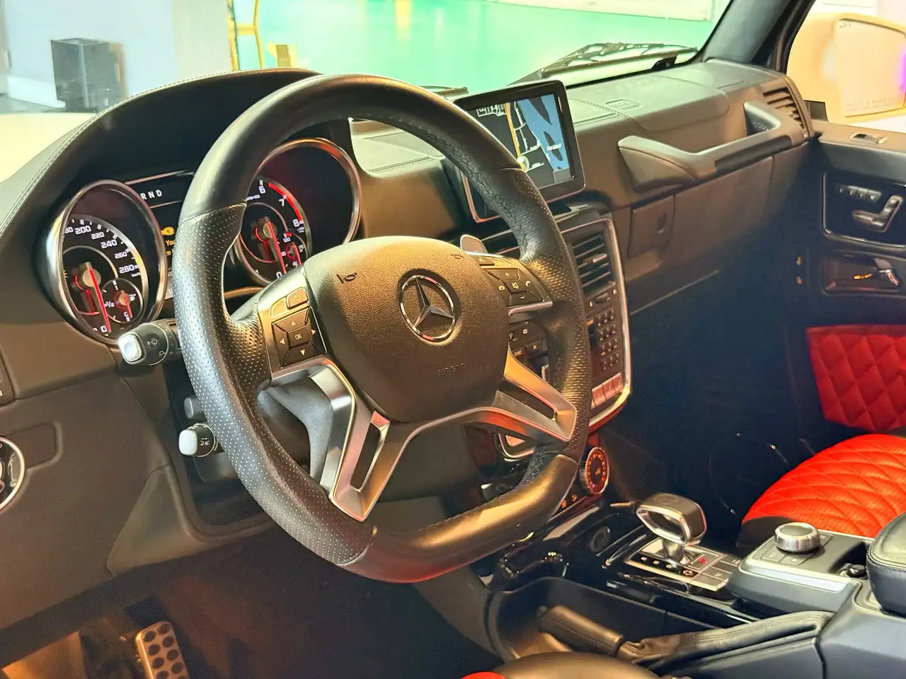 Mercedes-Benz G-Class снимка Mercedes-Benz G-Class
