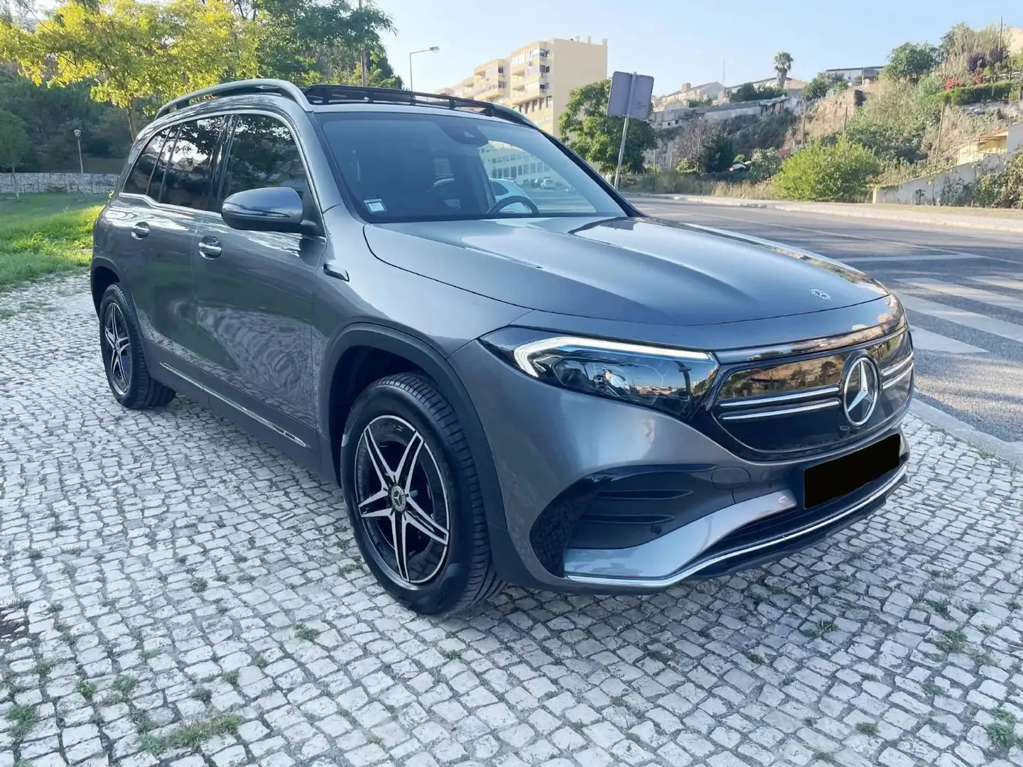 Mercedes-Benz EQB 350 EQB 350 4Matic Grey - 1