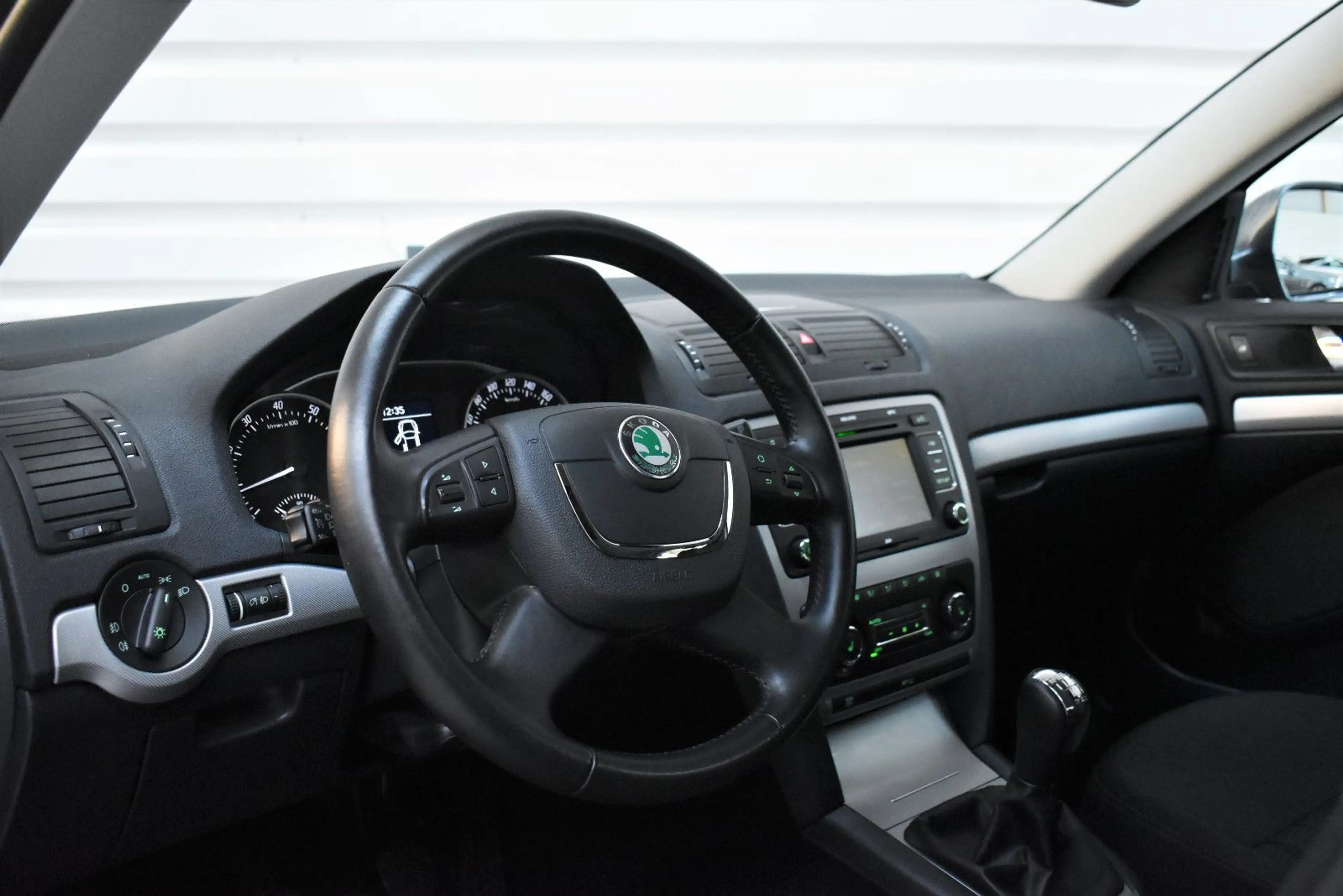 Skoda Octavia 1.8 TSI Elegance+Nur.26.500km+SHZ-PDC — photo 7