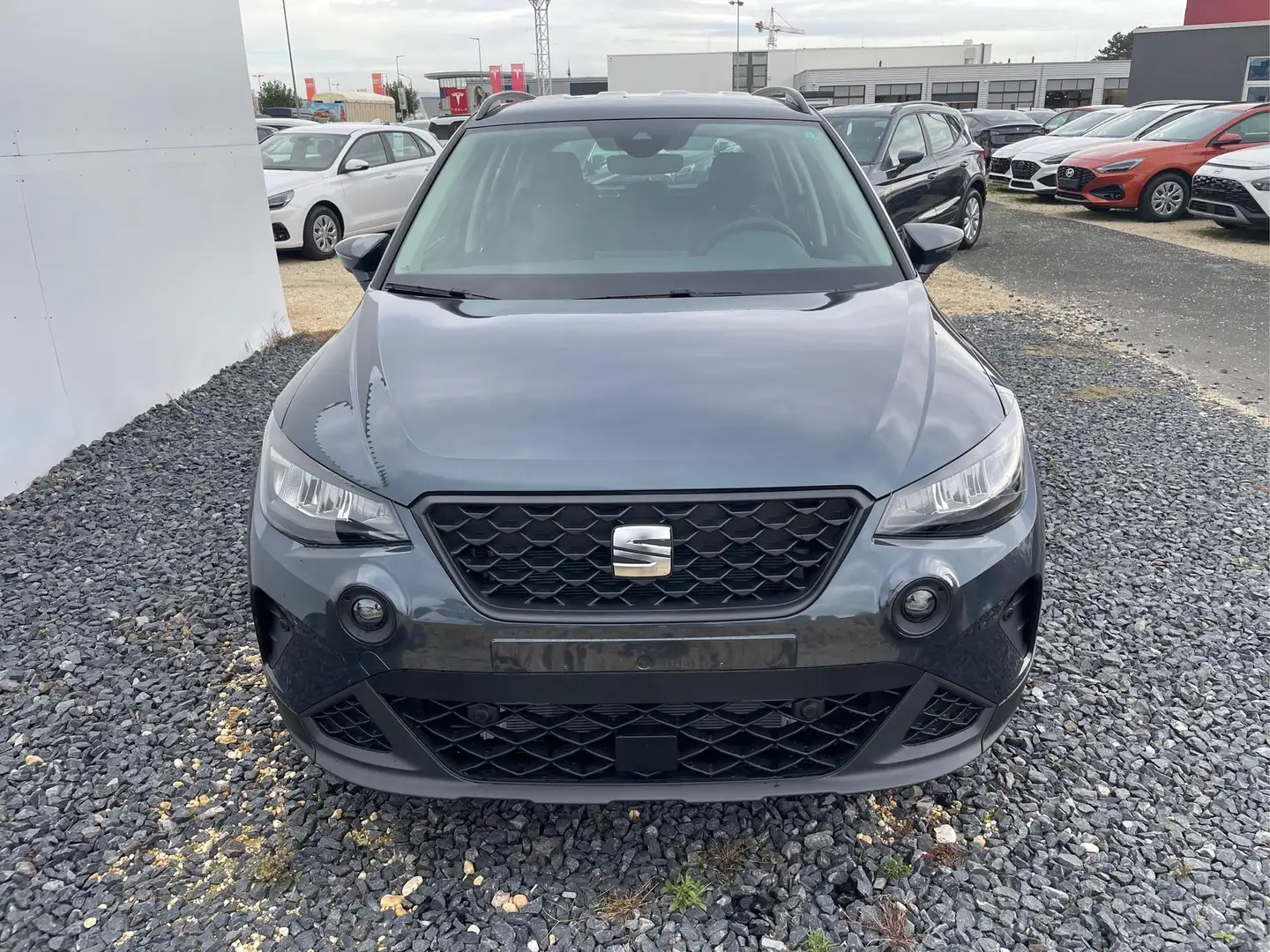 SEAT Arona STYLE SHZ RFK PDC KLIMAAUTOMATIK 1.0 TSI 85kW/1... Gris - 2