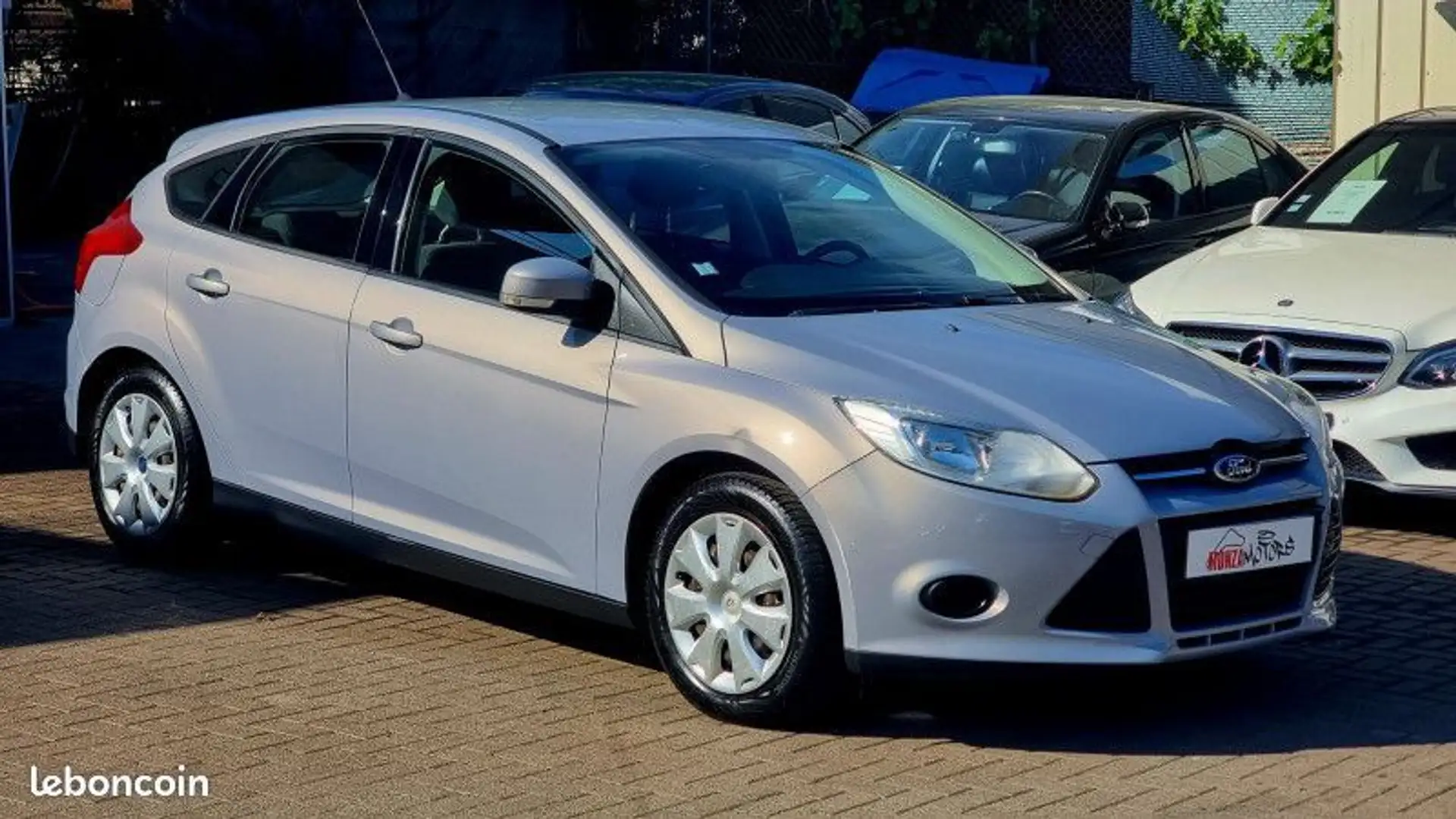 Ford Focus 1.6 16V 105CH TREND 4P Gris - 1
