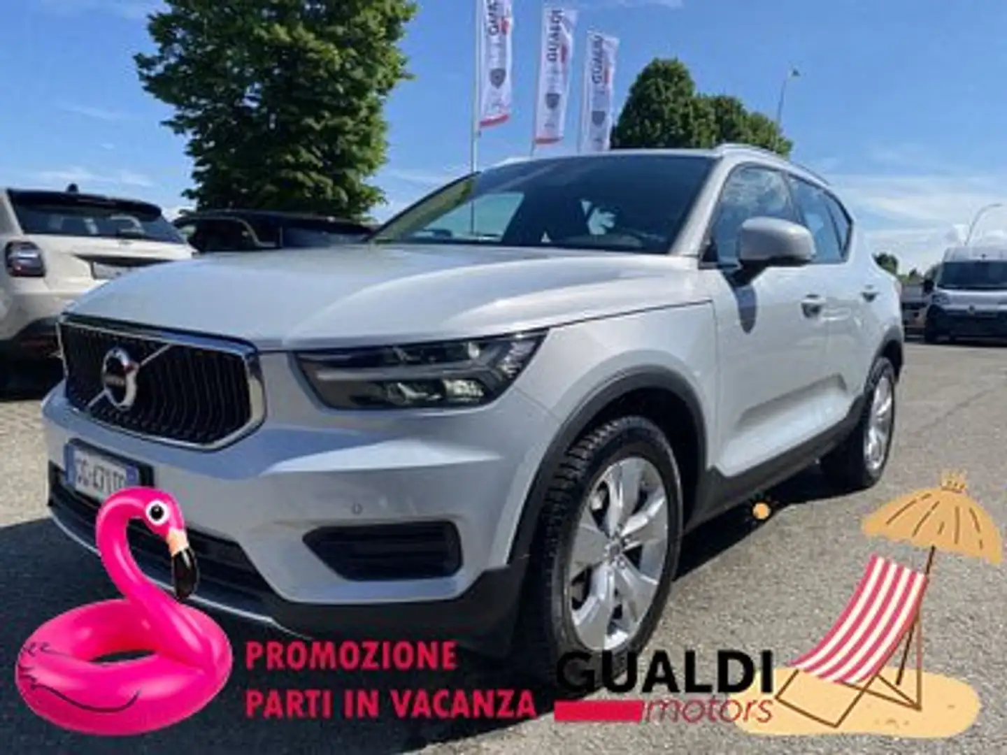 Volvo XC40 T2 Geartronic Momentum Core Weiß - 1
