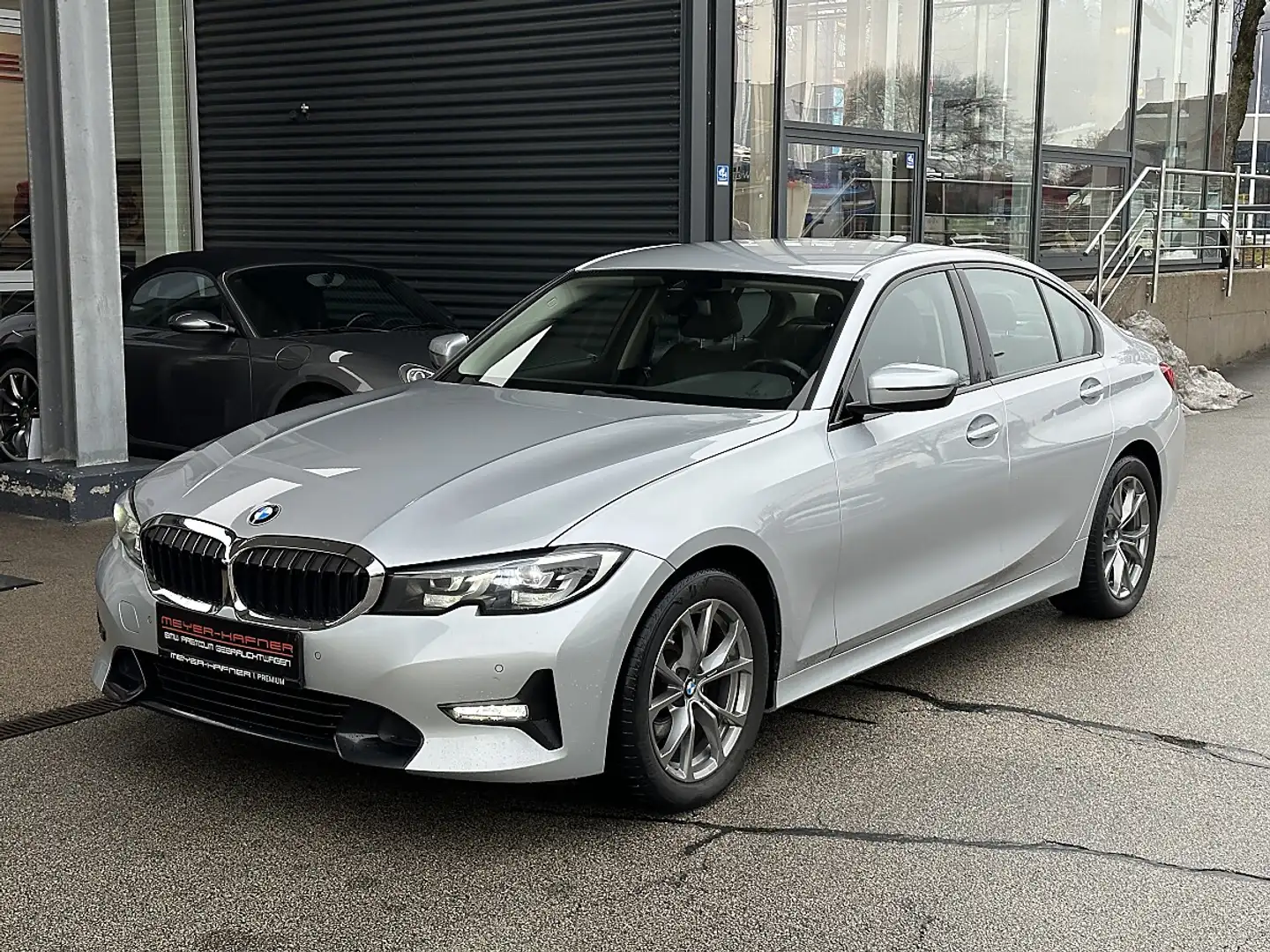 BMW 318 d Limousine Sport Line Aut. / SZH / HiFi Silber - 1