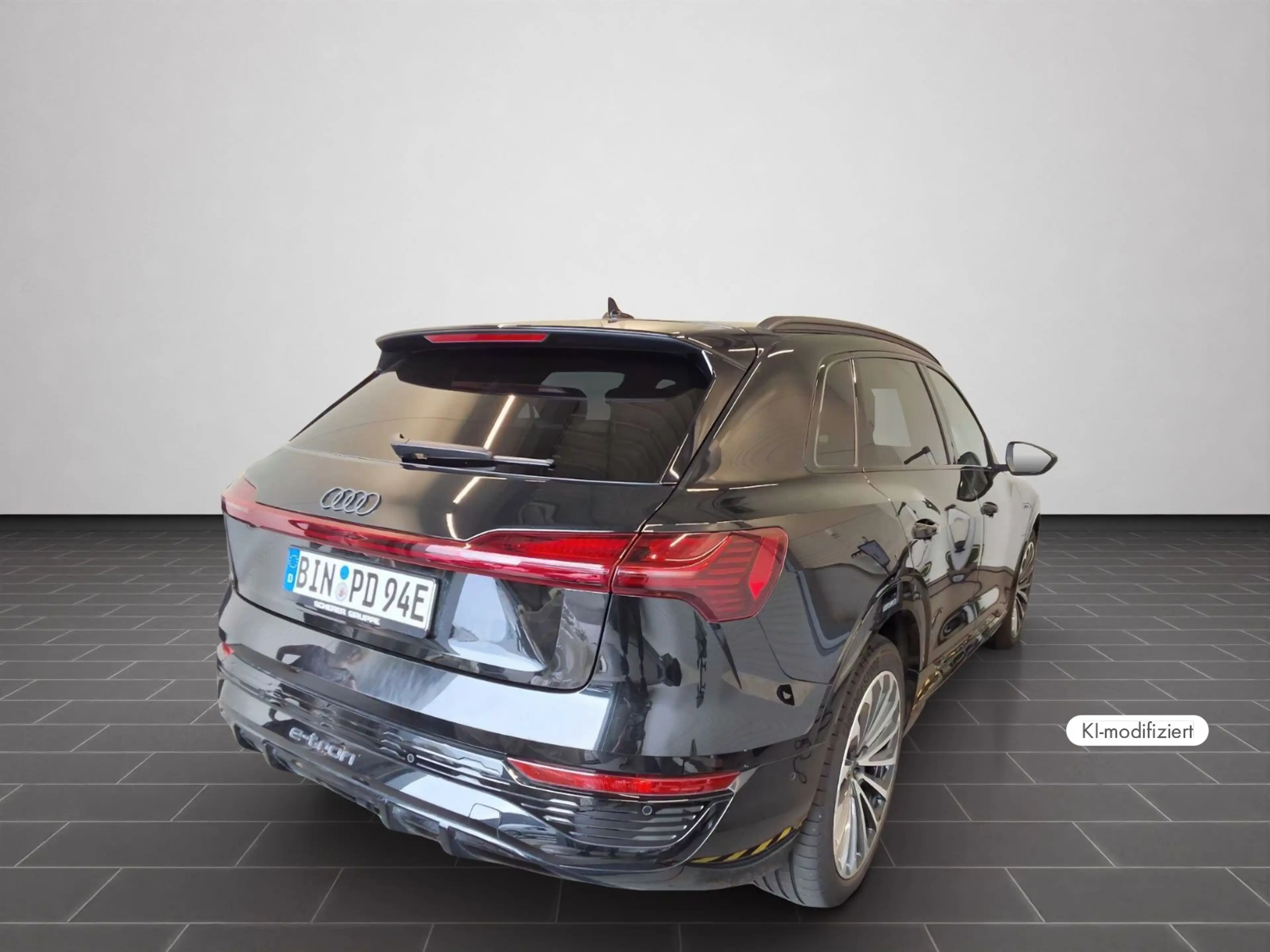 Audi Q8 e-tron S line 50 quattro MATRIX OPS+ AHK B&O — photo 2