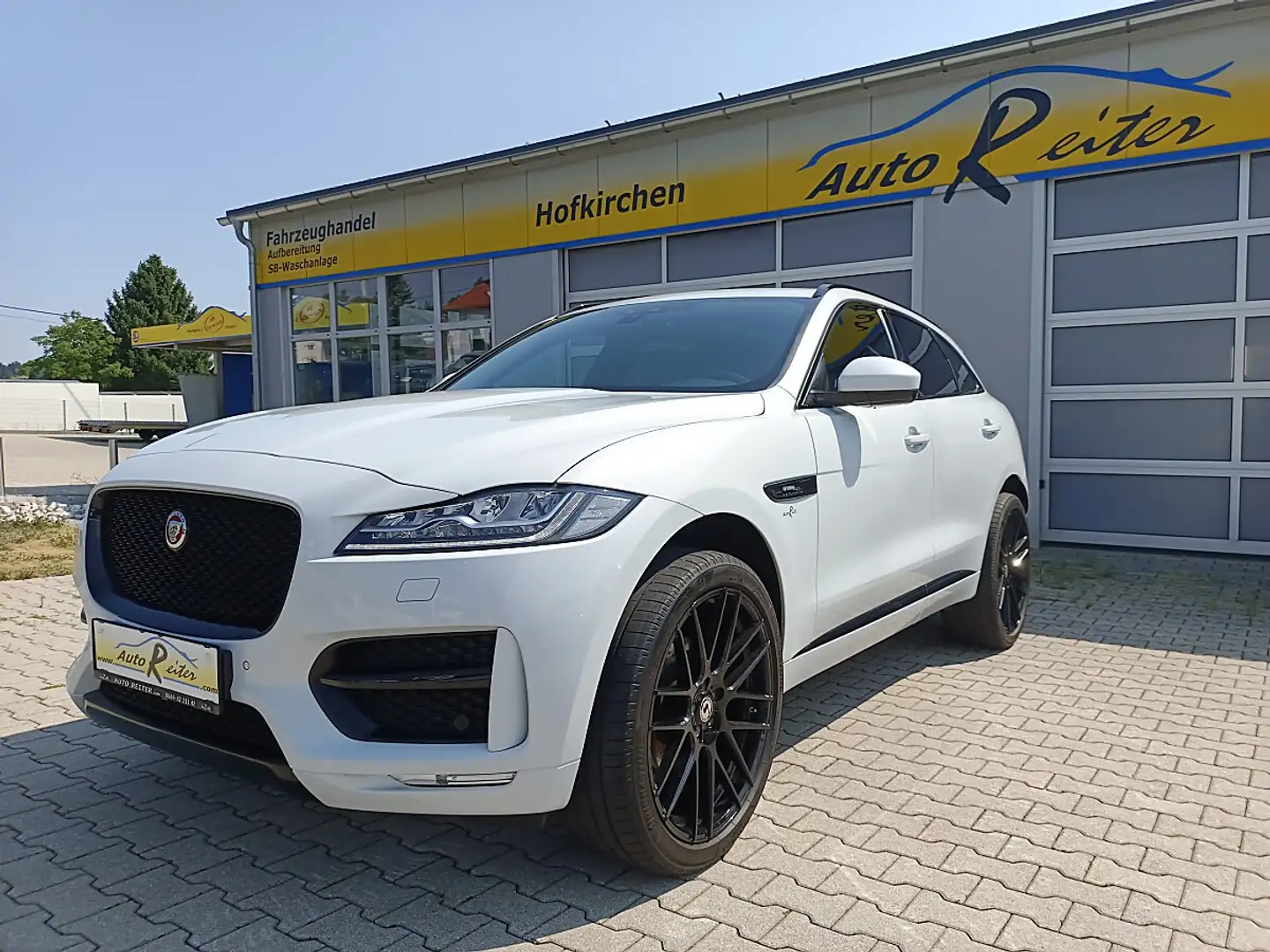 Jaguar F-Pace 25d AWD R-Sport Aut.*LED*WSS-heizung*4x-Sitz-he... Weiß - 1