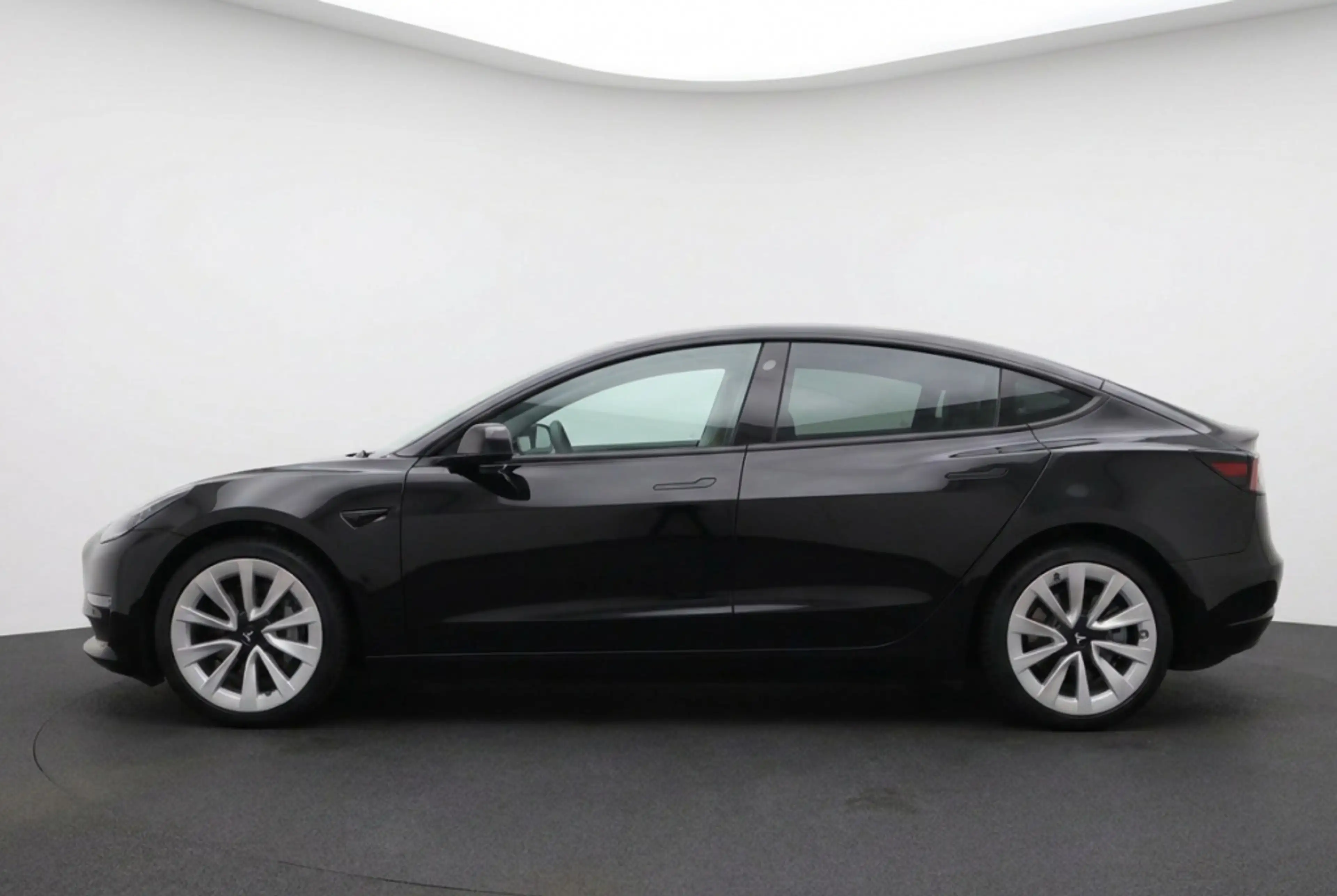 Tesla Model 3 Standard Range Plus RWD 60 kWh AMD Ryzen SOH 94% l — photo 2