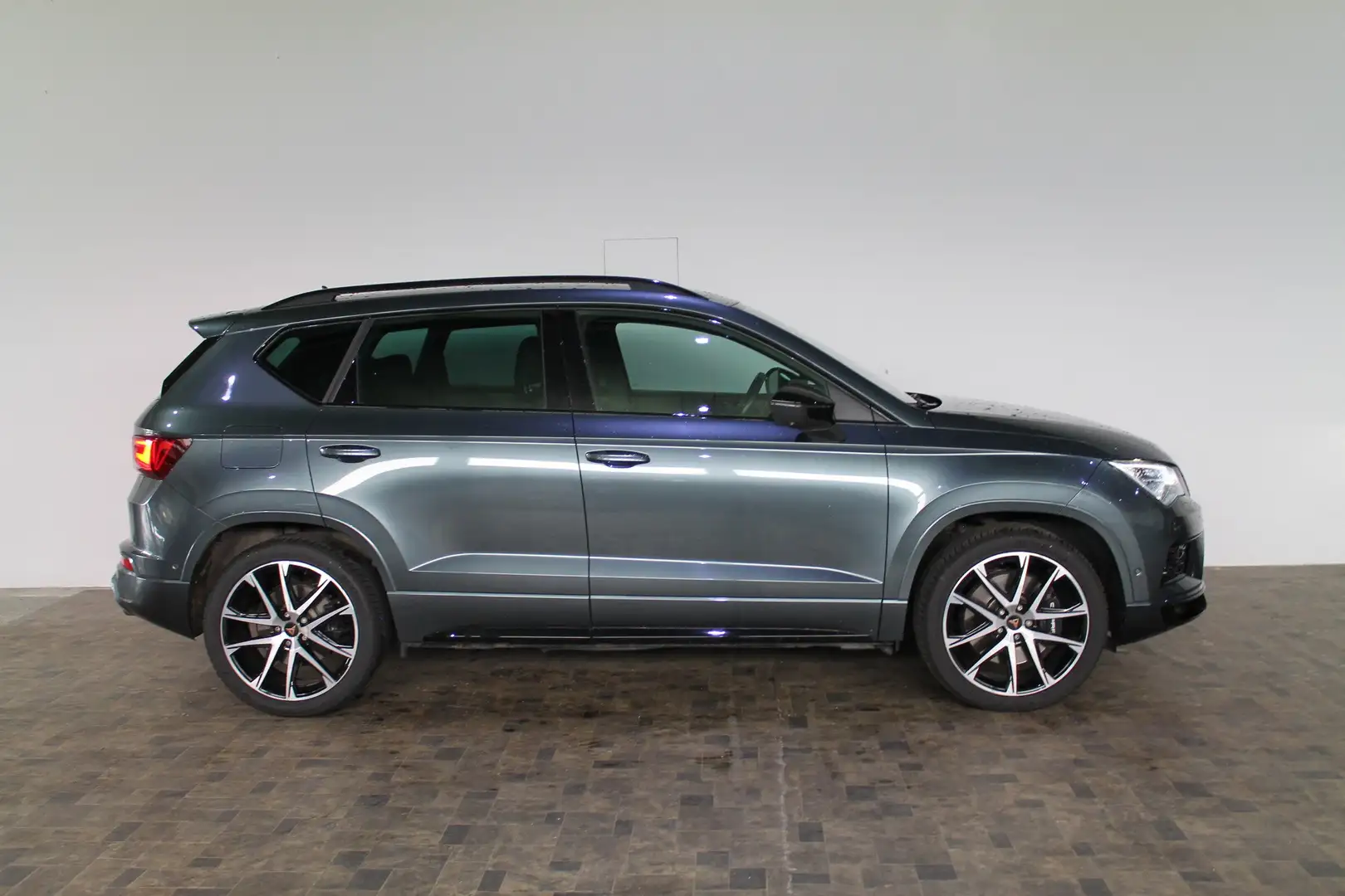 CUPRA Ateca 2,0i Cupra 4Drive, LED, 360°, Navi Grau - 1