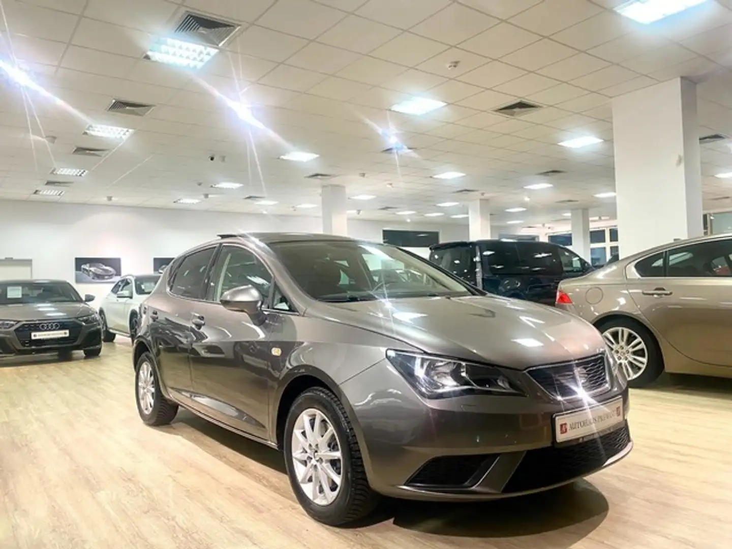 SEAT Ibiza Style AUTOMATIK/NAVI/ PANO/MTL. RATE 101,- Gris - 2