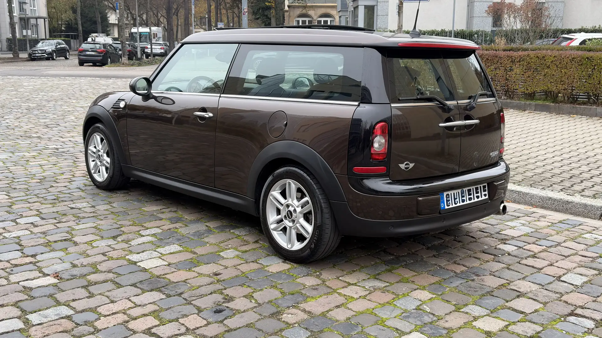 MINI Cooper Clubman 1,6 Klima Sitzheizung Panoramadach Braun - 1