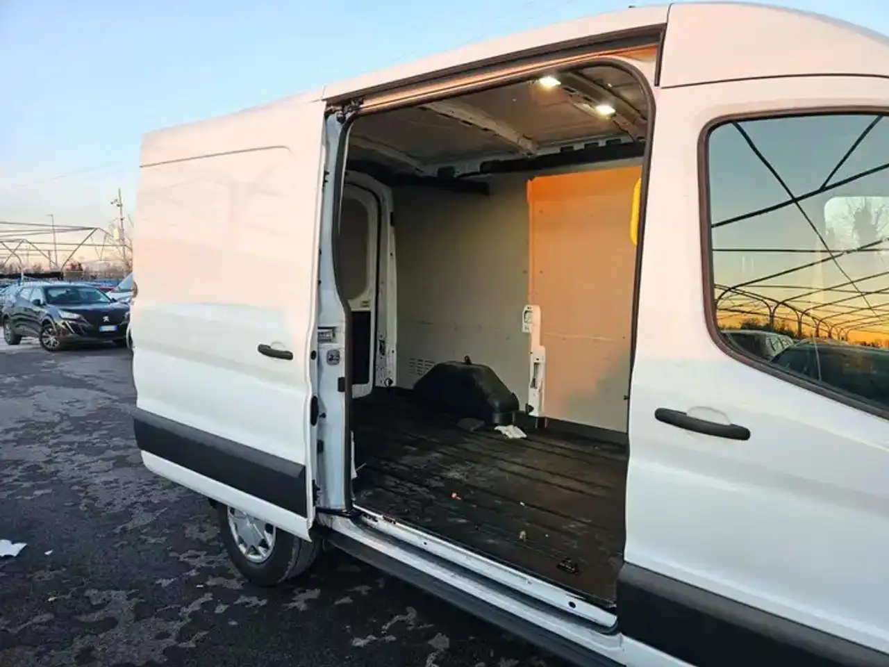 2021 Ford Transit Transit 330 2.0 Eco Mhev 170CV - GH248JF, photograph 11