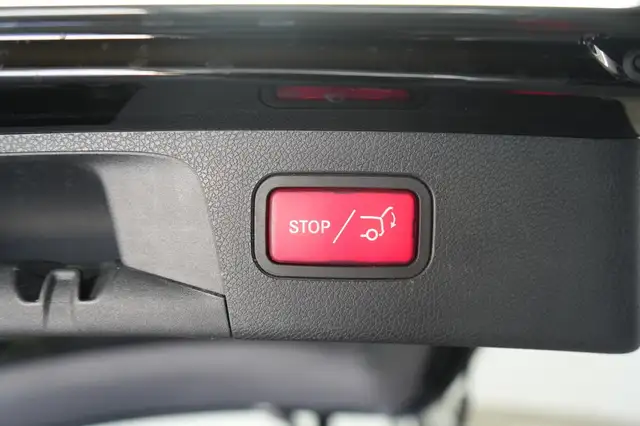 Mercedes-Benz E-Class view 8