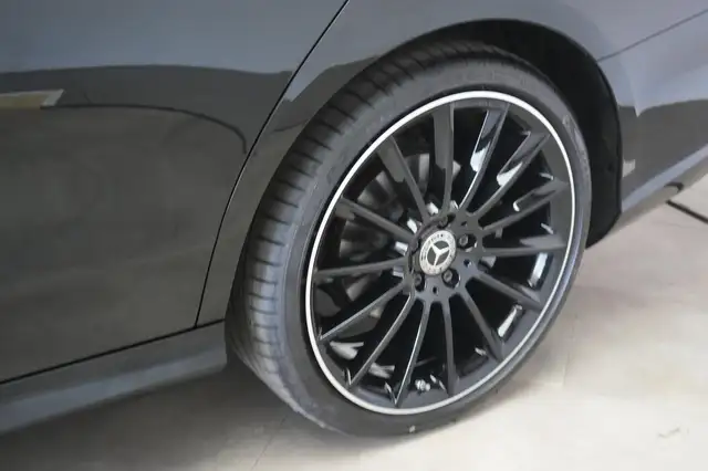 Mercedes-Benz E-Class view 14