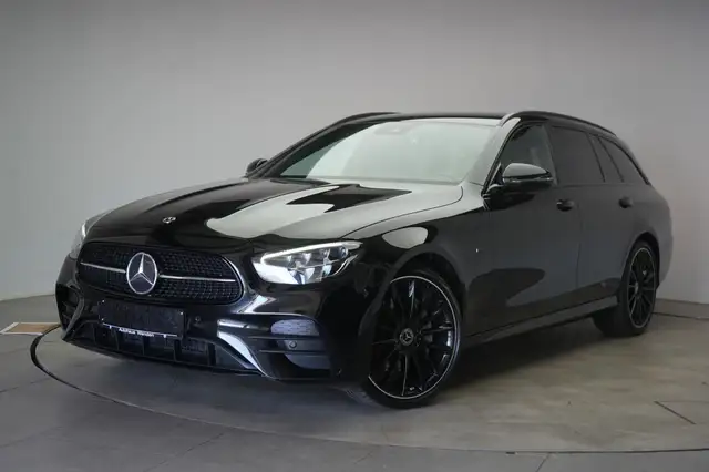 Mercedes-Benz E-Class view 3