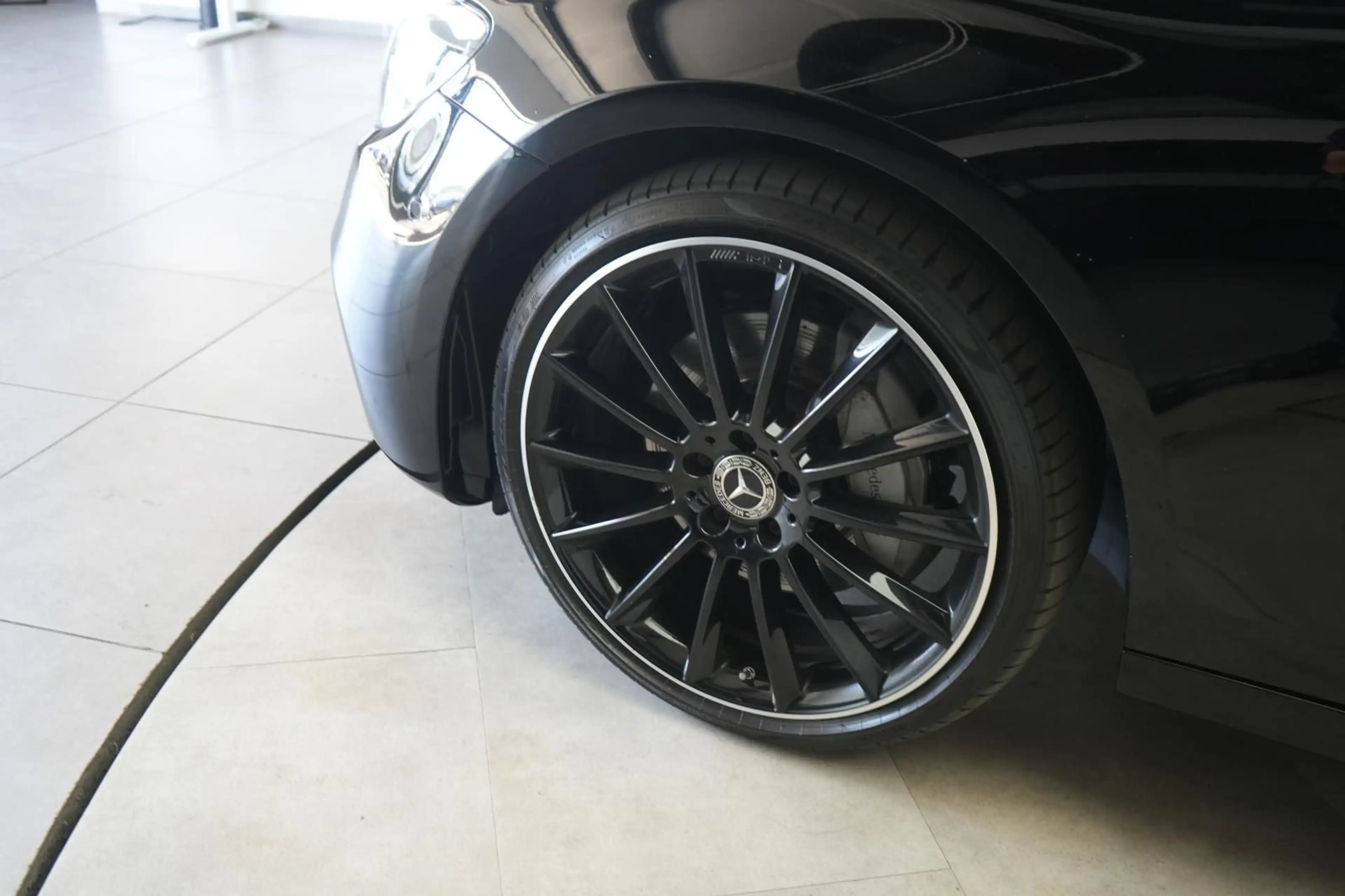Mercedes-Benz E 300 d 4Matic T 9G-Tronic AMG Night Edition Car — photo 13