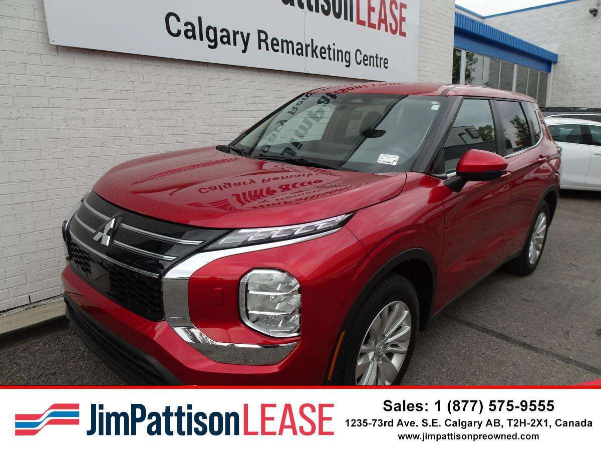 2025 Mitsubishi Outlander ES S-AWC AWD 7 Passenger w/Heated Seats & Bluetoot