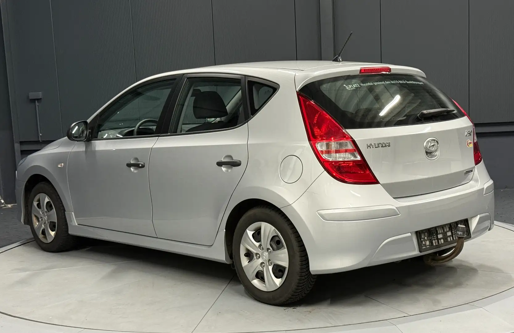 Hyundai i30 1.6 CRDi FIFA WM Edition **UNFALL**KLIMA** Plateado - 2