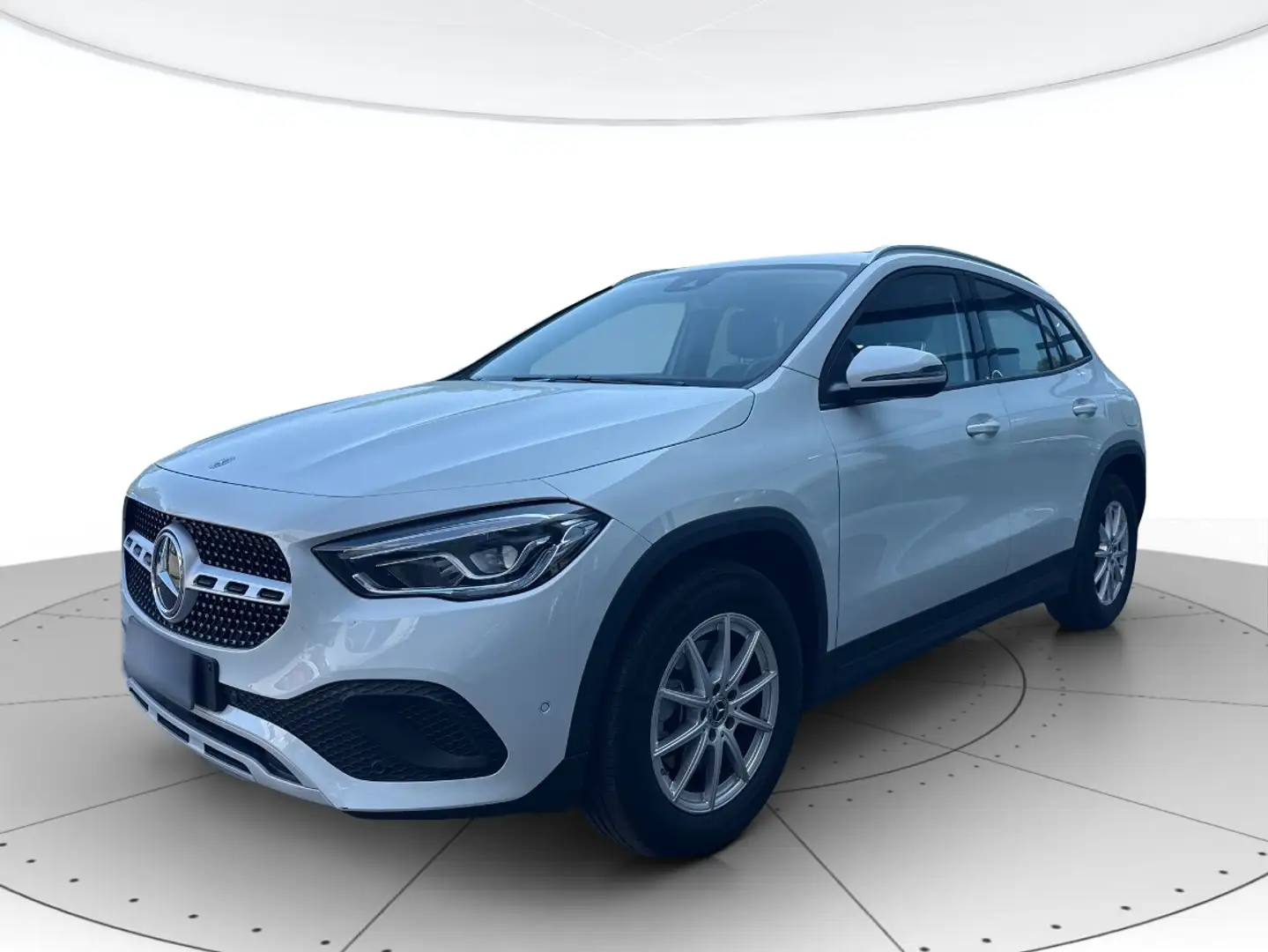 Mercedes-Benz GLA 180 d Business Extra auto Bianco - 1