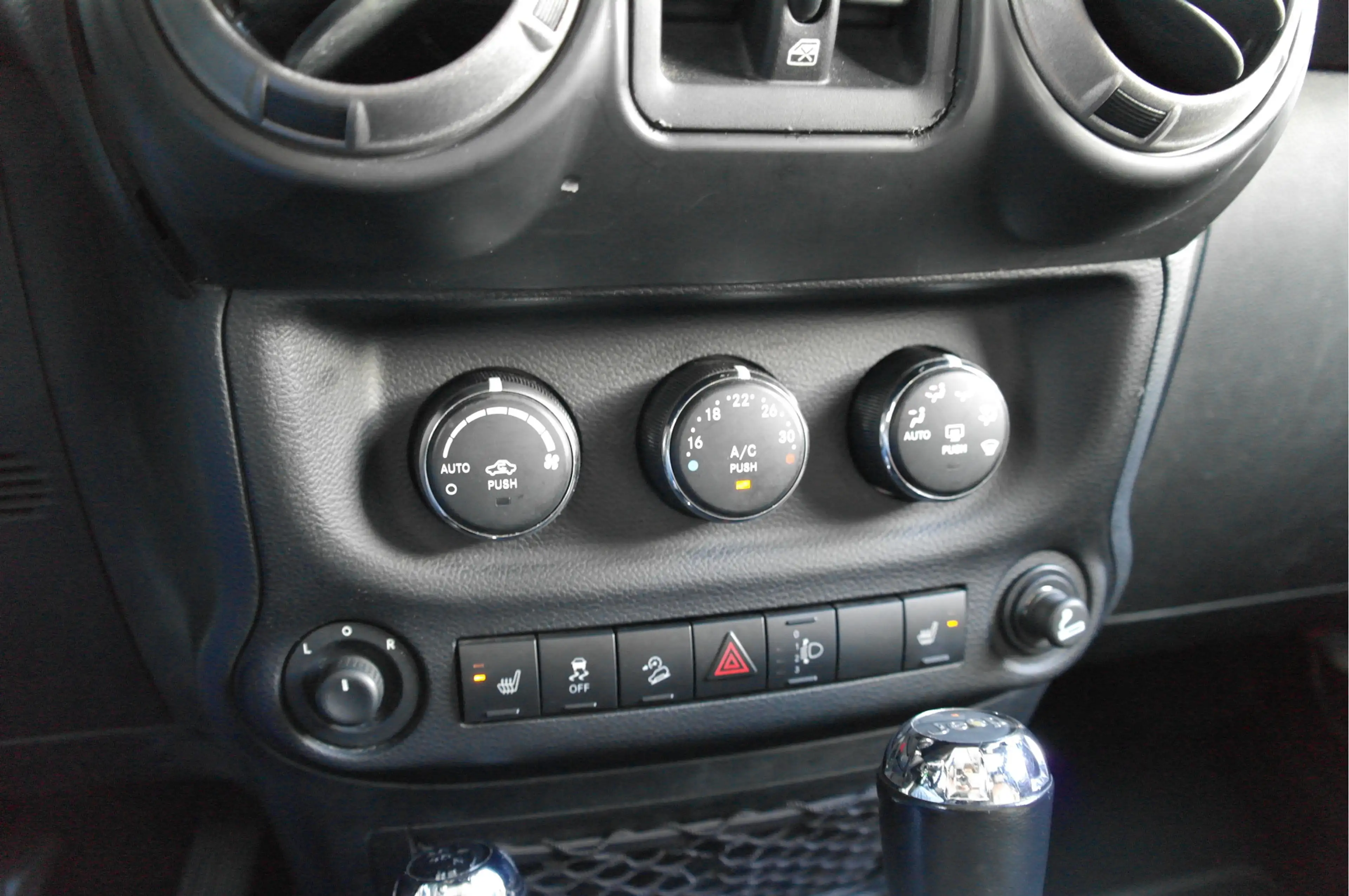 Jeep Wrangler 2.8 CRD Sport | NL-Auto | Trekhaak | Grijs Kenteke — photo 9