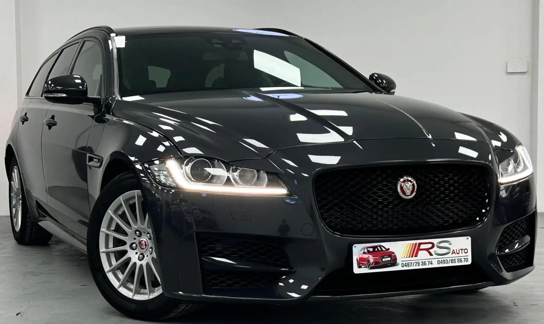 Jaguar XF 2.0 D E-Performance R-Sport - GARANTIE 12 MOIS - Schwarz - 2