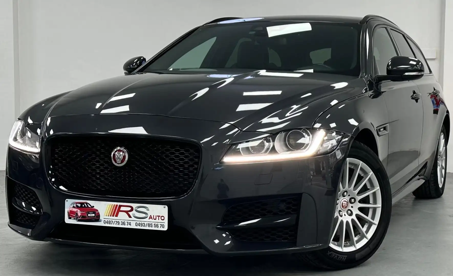 Jaguar XF 2.0 D E-Performance R-Sport - GARANTIE 12 MOIS - Schwarz - 1