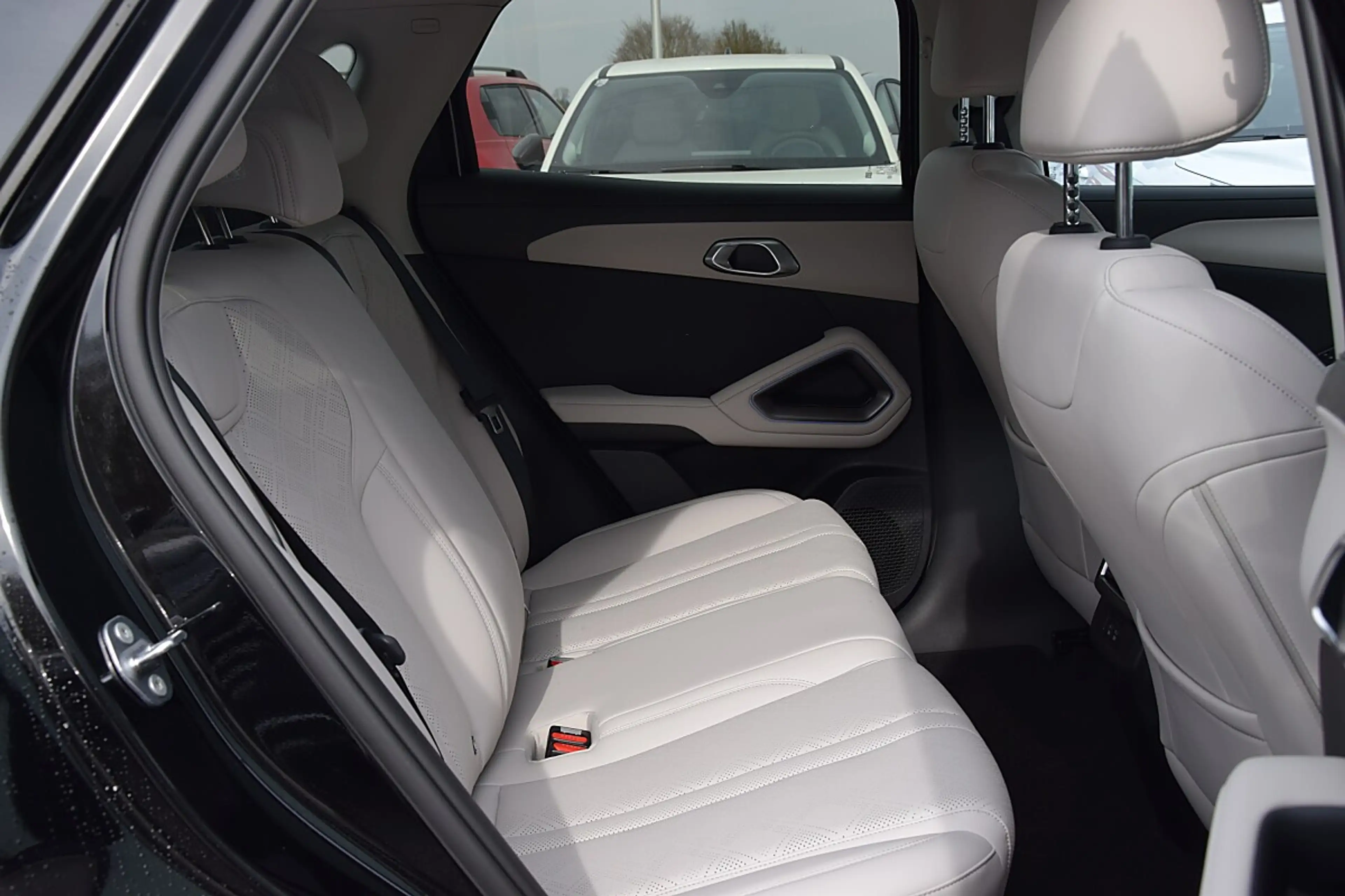 BYD Atto 2 Atto2 DM-i PHEV 18kWh Boost Öster. Paket **Lage... — photo 7