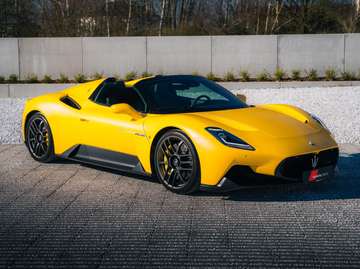 Cielo / Giallo Genio / Carbon Ceramic Brakes