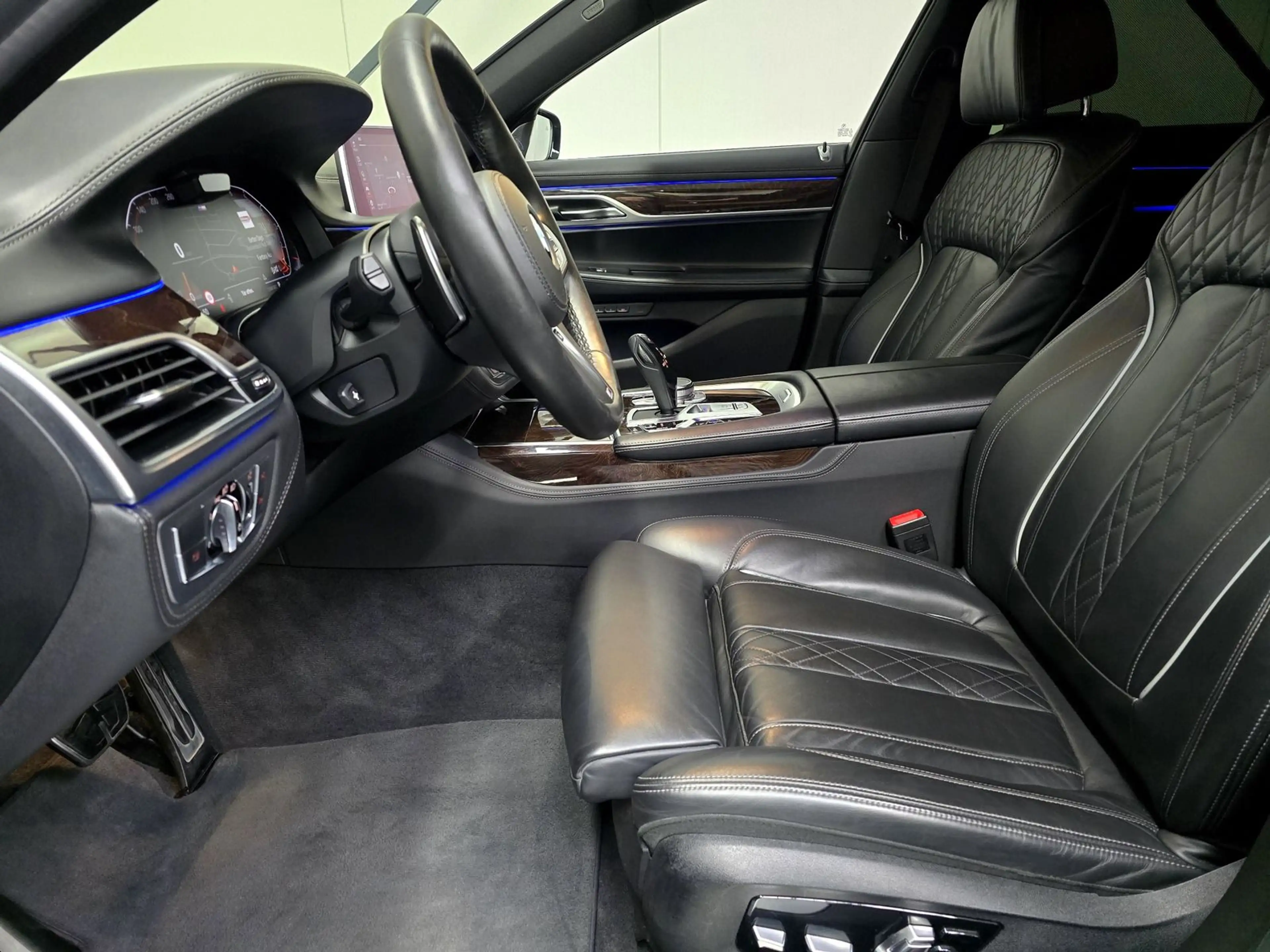 BMW 750 i xDrive M Sport *Executive Pro*B&W*360* — photo 15