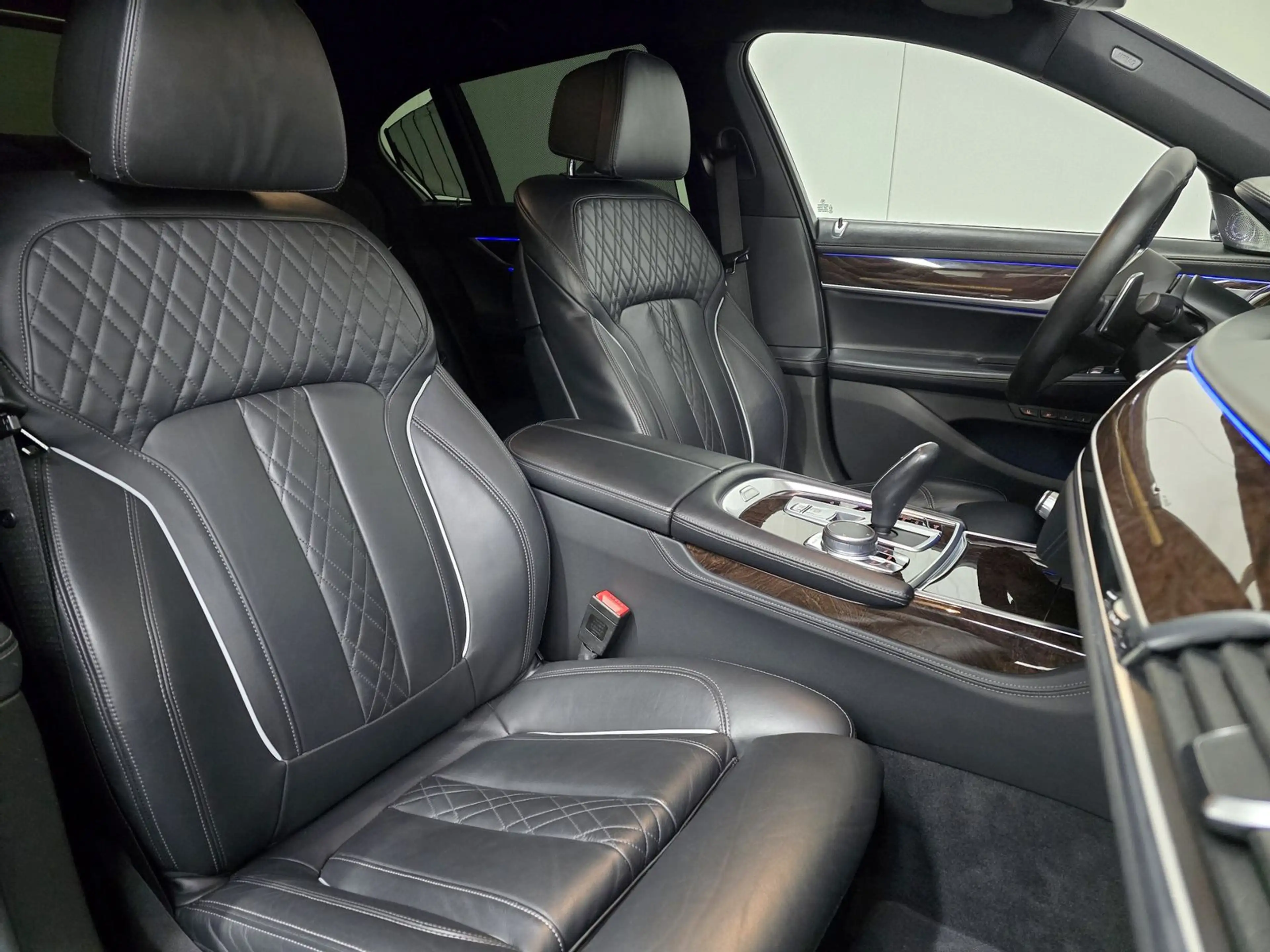 BMW 750 i xDrive M Sport *Executive Pro*B&W*360* — photo 14