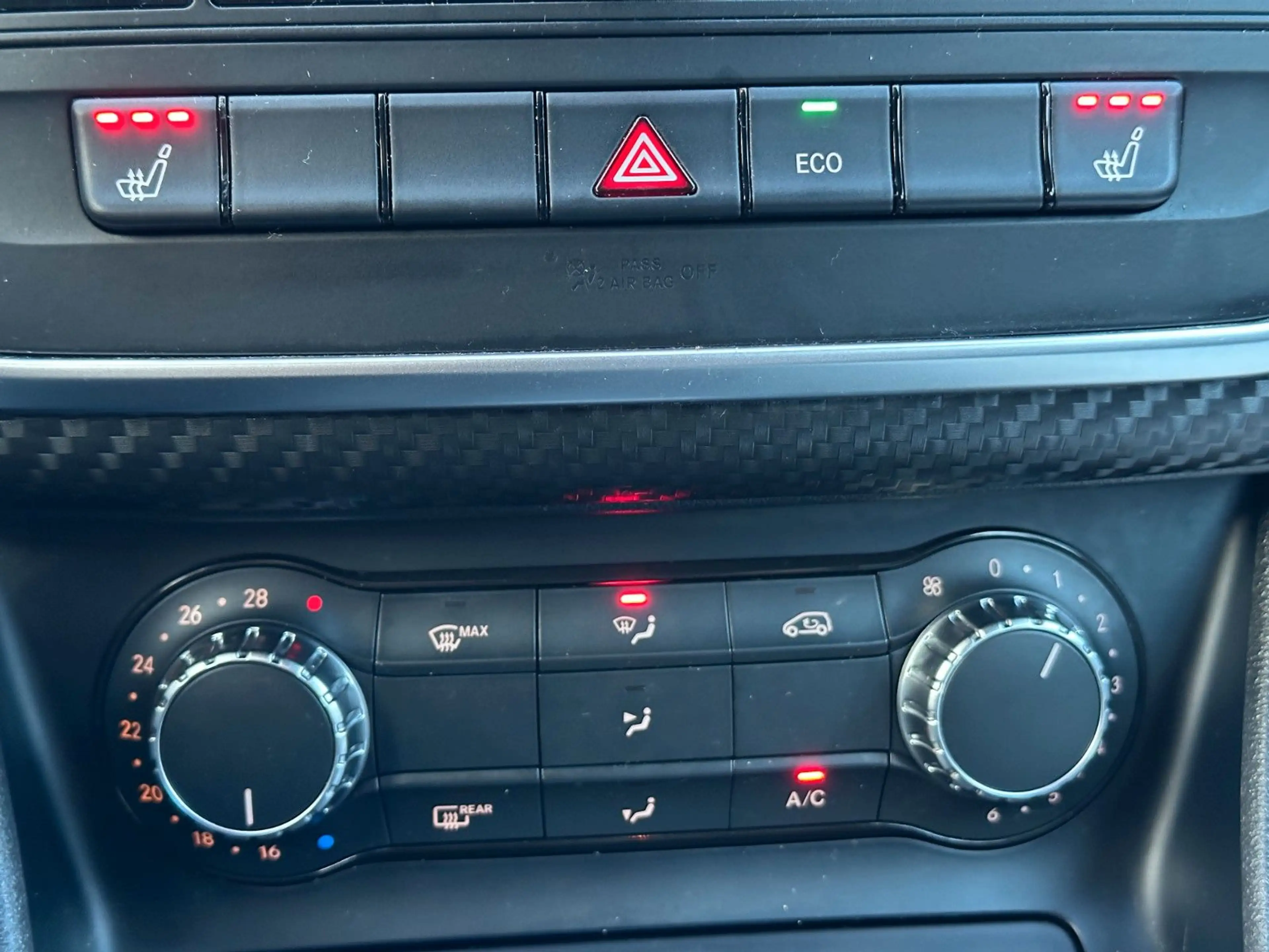 Mercedes-Benz A 180 BlueEfficiency AMG SPORT LINE 1.HAND CAM — photo 23