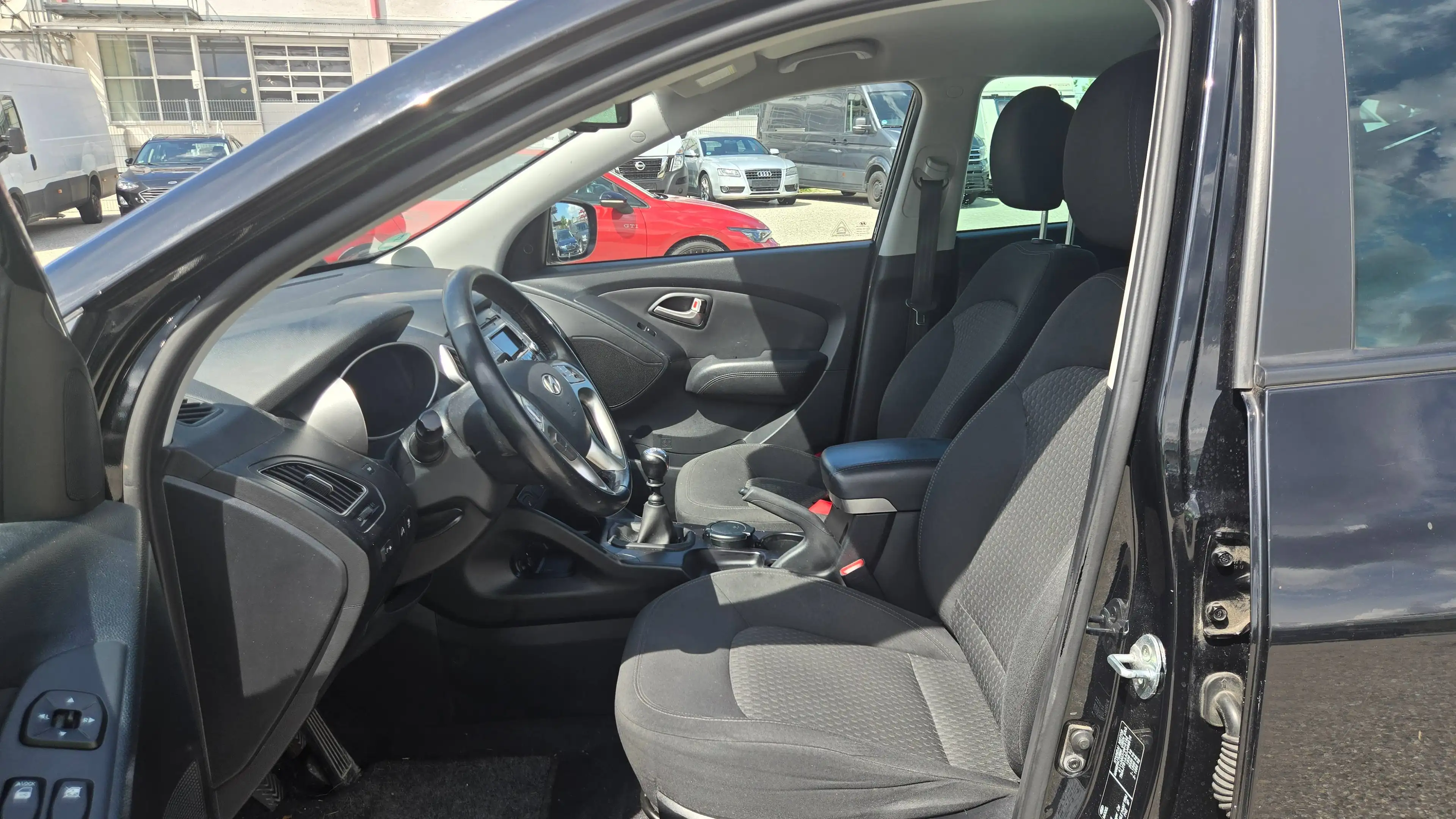 Hyundai iX35 IX35 5 Star Edition 2WD*TÜV*SHZ*TEMPO* — photo 12