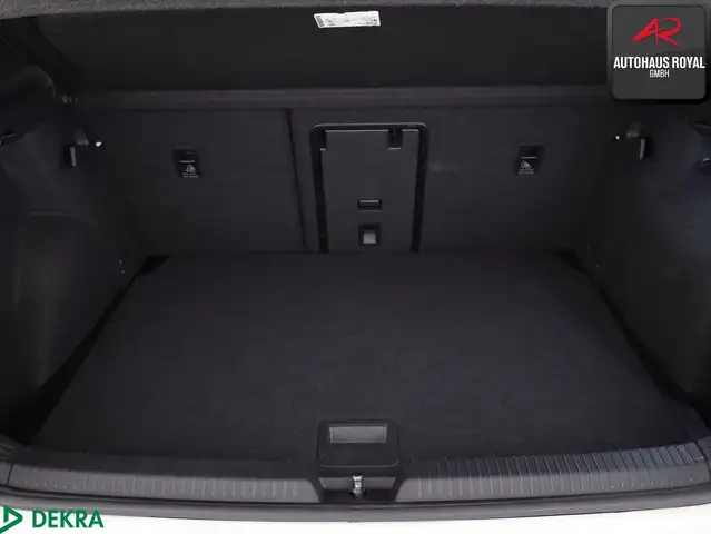Volkswagen Golf view 13