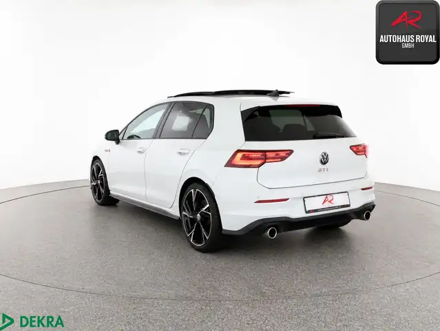 Volkswagen Golf view 2