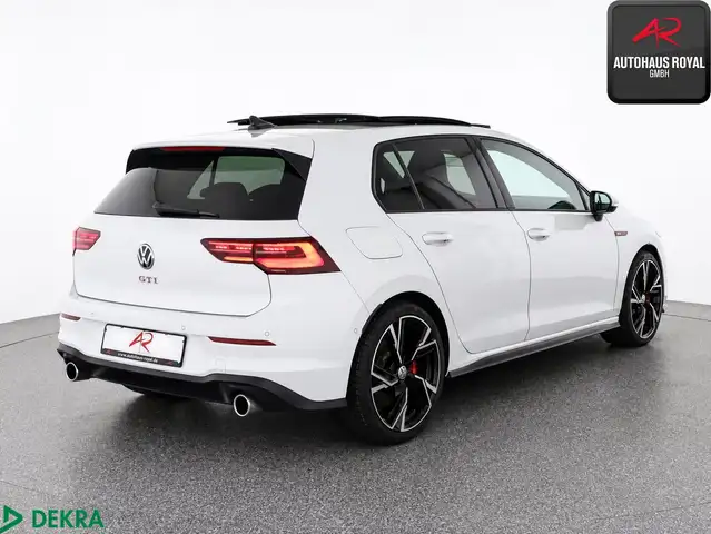 Volkswagen Golf view 4