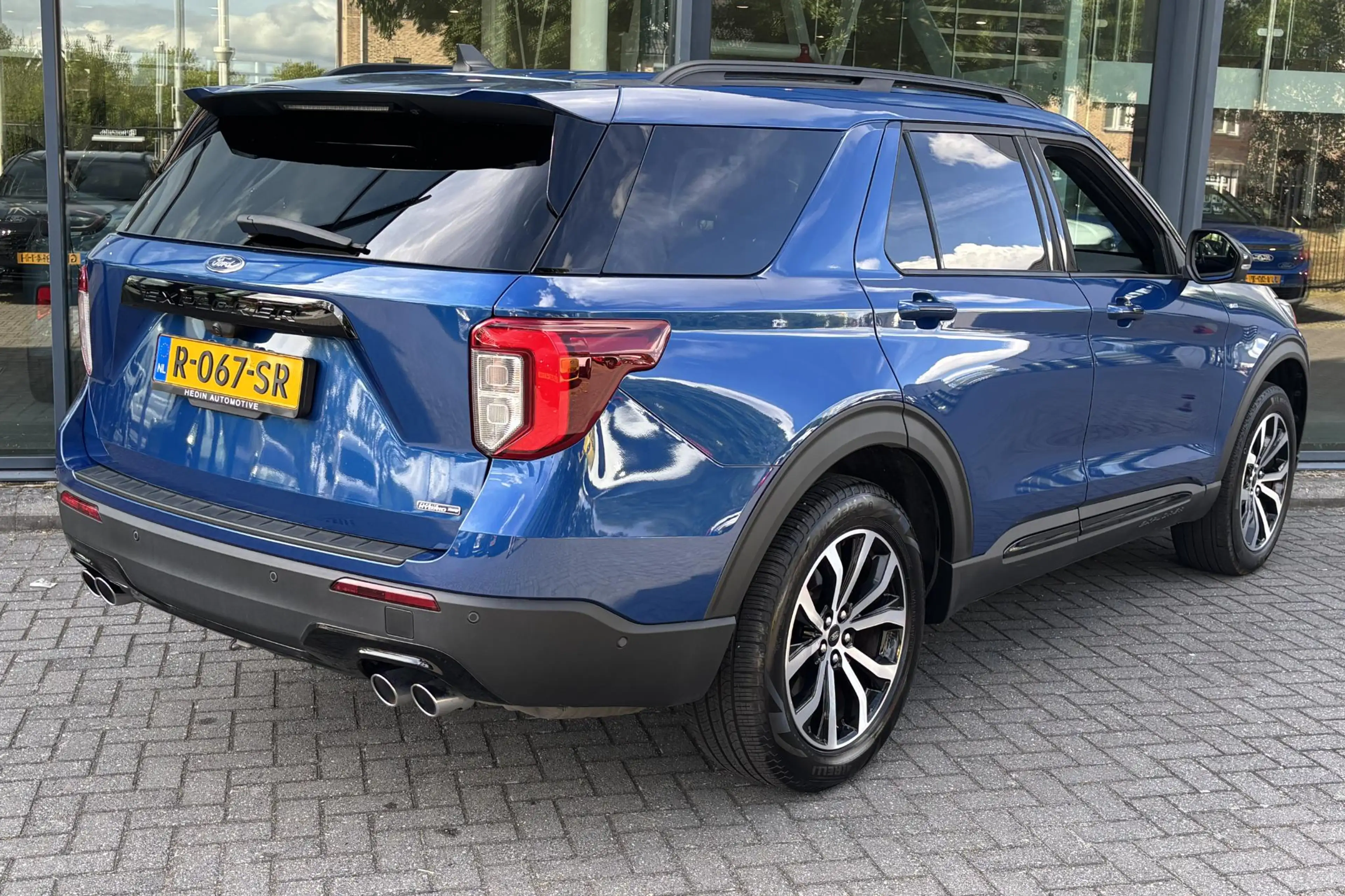 Ford Explorer 3.0 V6 EcoBoost PHEV ST-Line — photo 2