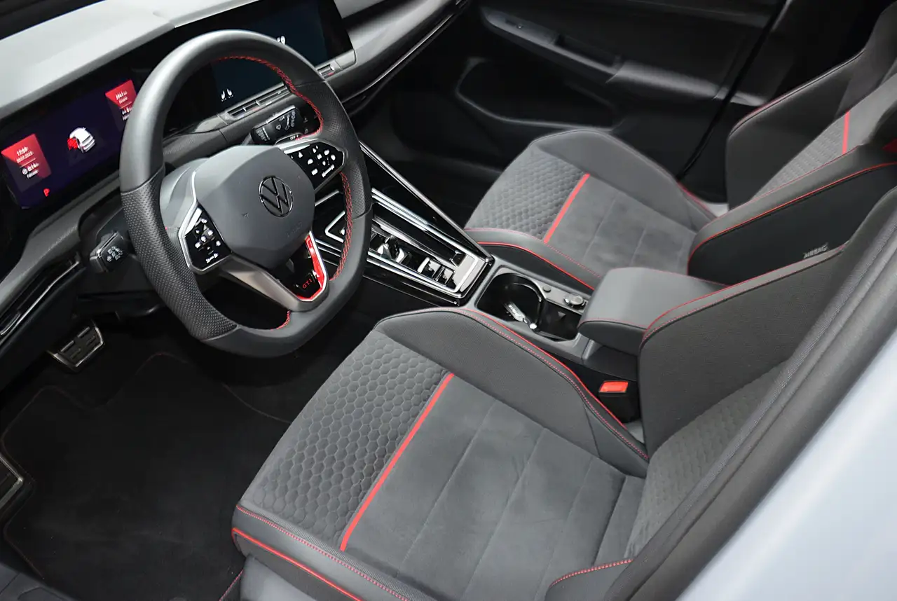 Volkswagen Golf GTI CLUBSPORT 2.0 TSI DSG 12