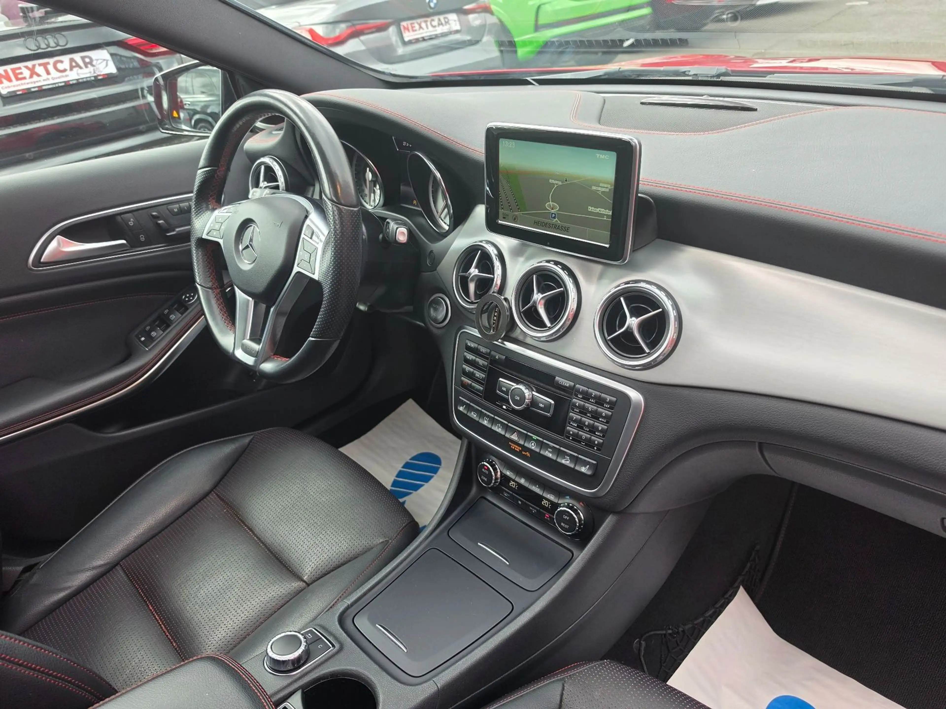 Mercedes-Benz GLA 220 AMG Line 4Matic|Pano|Leder|Kamera|Xenon — photo 12