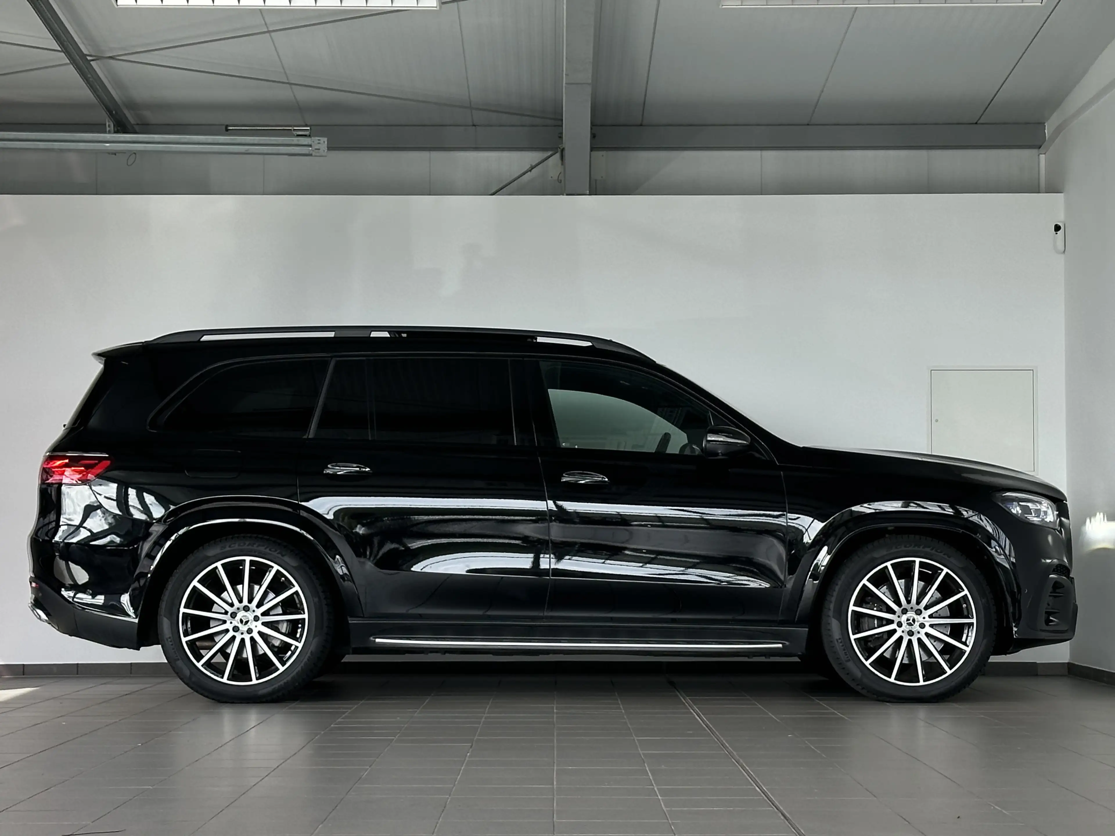 Mercedes-Benz GLS 450 AMG 4M PANO* 360°* HUD *SOFT* MASS* AHK* STHZ* 22 — photo 7