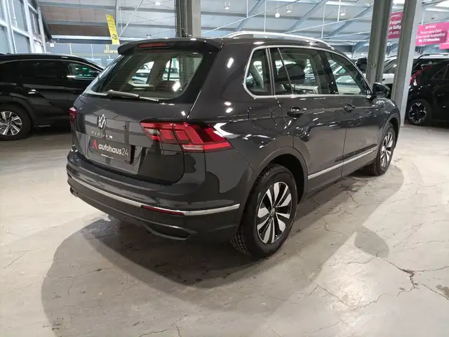 Volkswagen Tiguan view 5