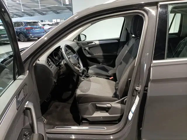 Volkswagen Tiguan view 8