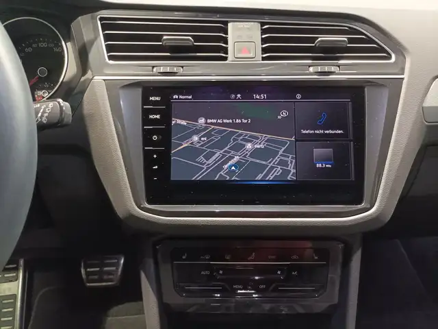 Volkswagen Tiguan view 12