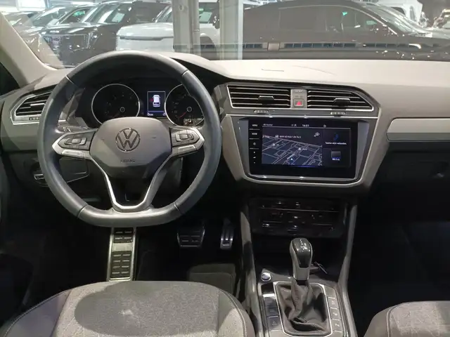 Volkswagen Tiguan view 9