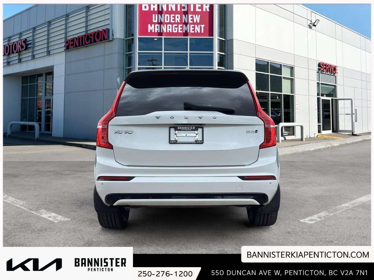 2023 Volvo XC90 B6 Ultimate Dark Theme alt 2