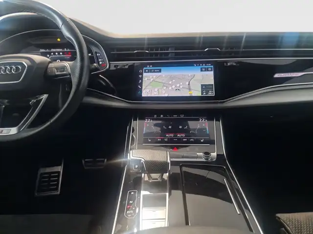 Audi SQ7 view 12