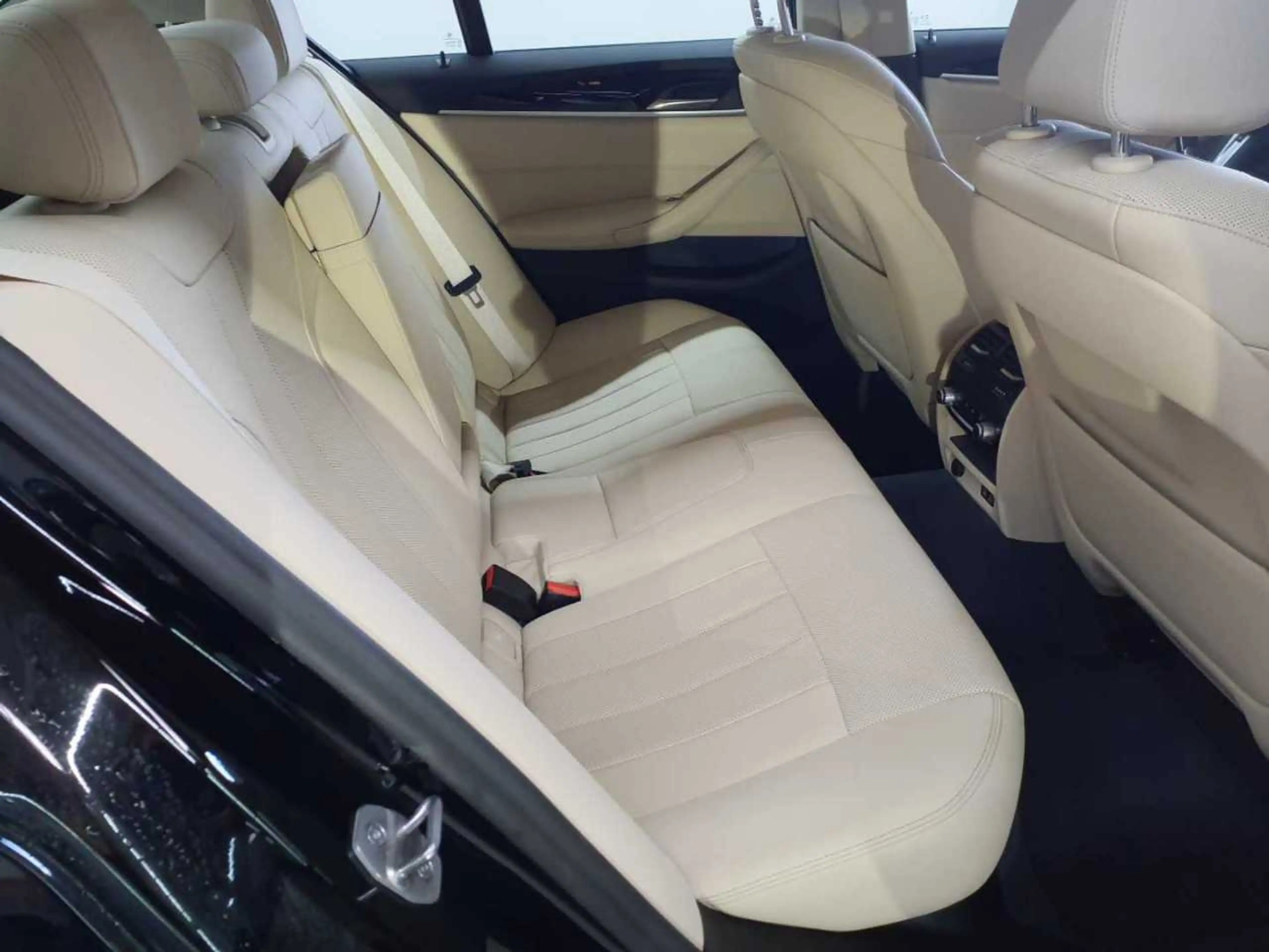 BMW 530 530e Aut. Navi Leder AHK SHZ — photo 14