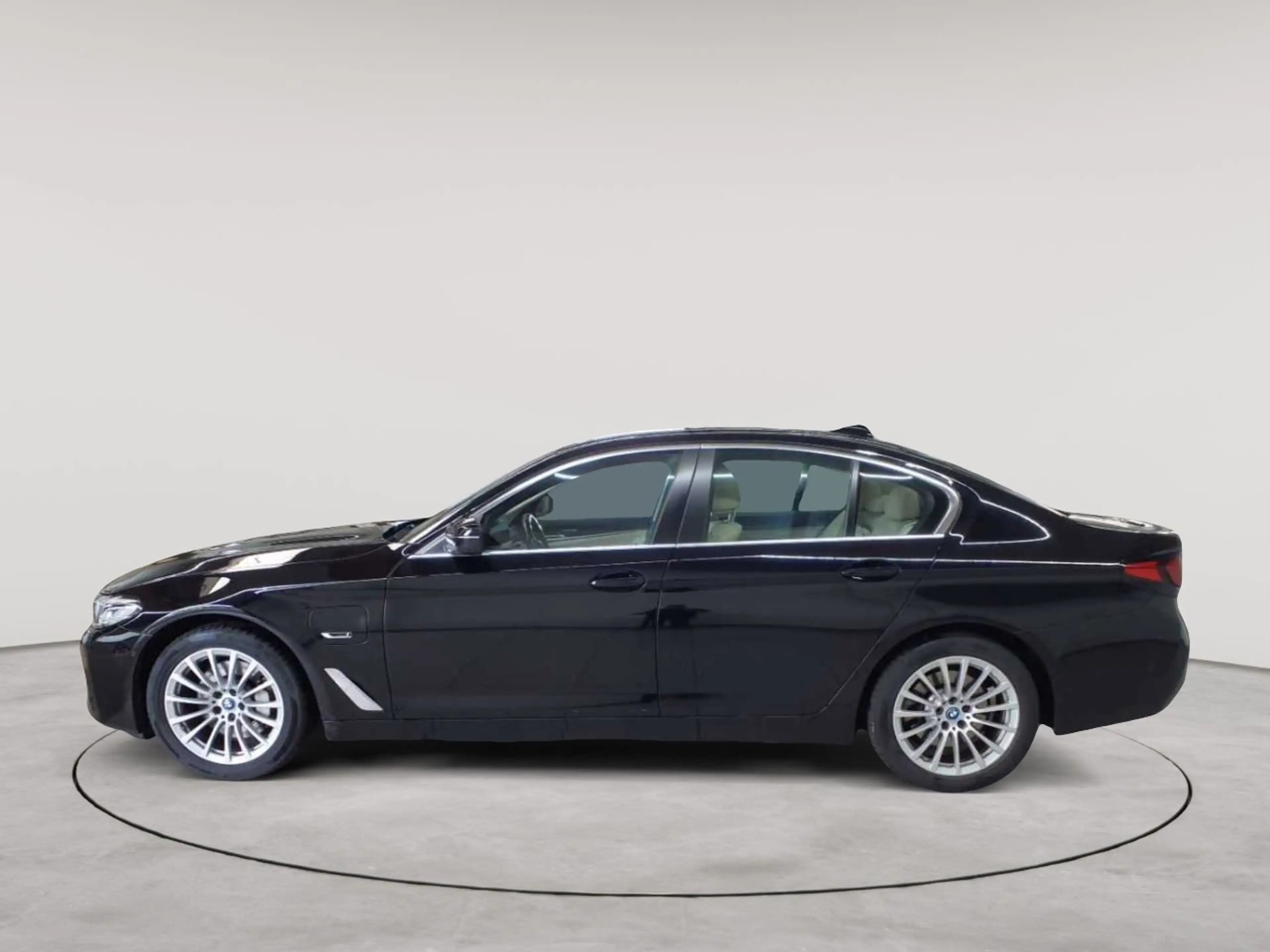 BMW 530 530e Aut. Navi Leder AHK SHZ — photo 6