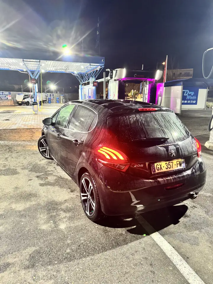 Peugeot 208 PureTech 110ch S\u0026S EAT6 GT Line