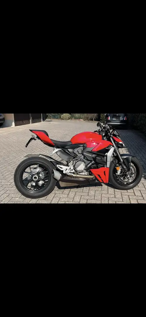 Ducati Streetfighter V2 - 2