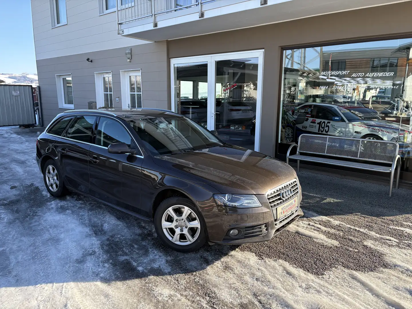 Audi A4 Avant 2,0 TDI DPF *XENON*SITZH*TEMP*PDC*ZR-GEMACHT Braun - 1