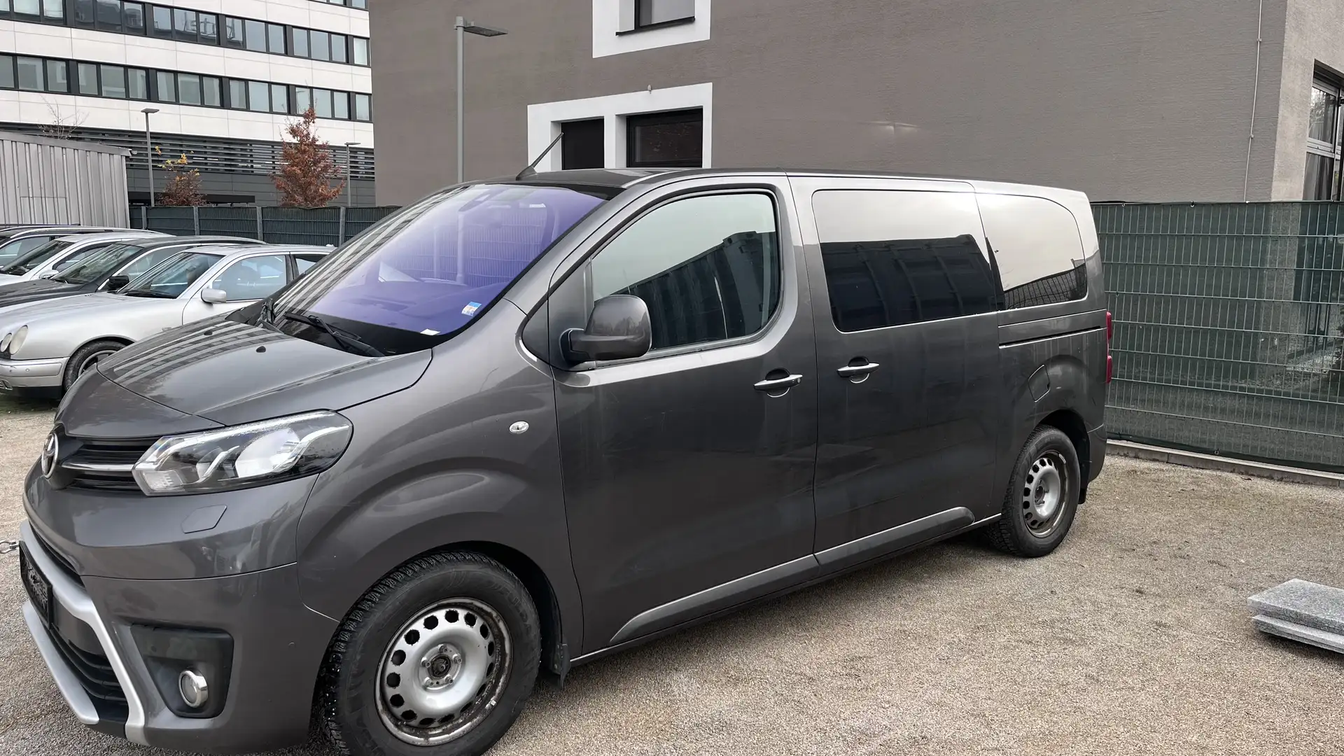 Toyota Proace L1 Family Comfort*8X BEREIFT*WENIG KM* Grau - 2