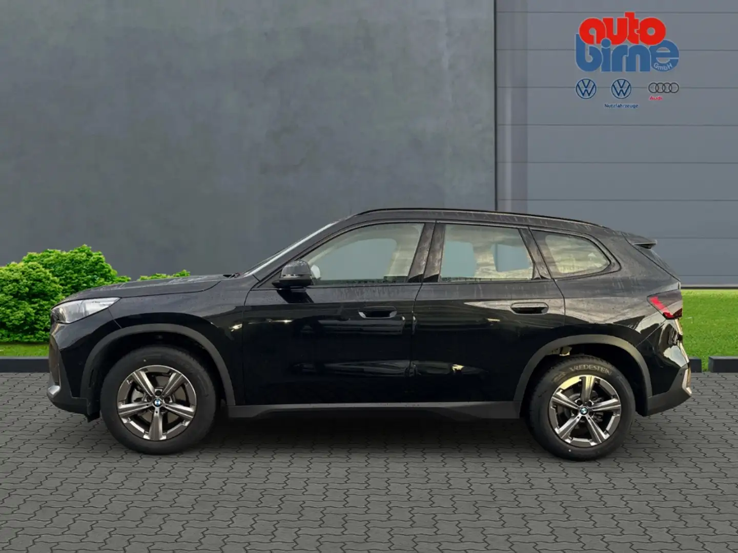 BMW X1 18 i sDrive Panorama Navi Leder Digitales Cockpit Schwarz - 2